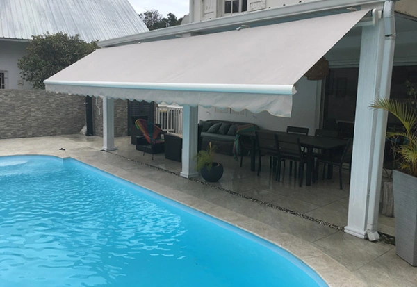 realisation-store-bras-americain-toile-micro-perforee1