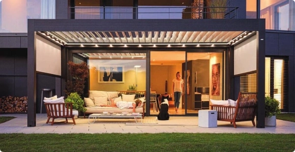 les atouts de la pergola bioclimatique adosséee