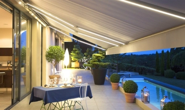 store banne éclairé