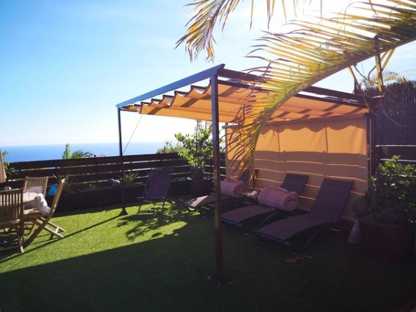 store vertical guidé pour habiller votre pergola