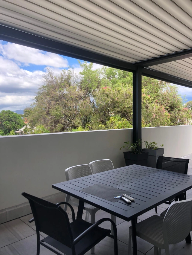 2 pergola bioclimatique saint-pierre