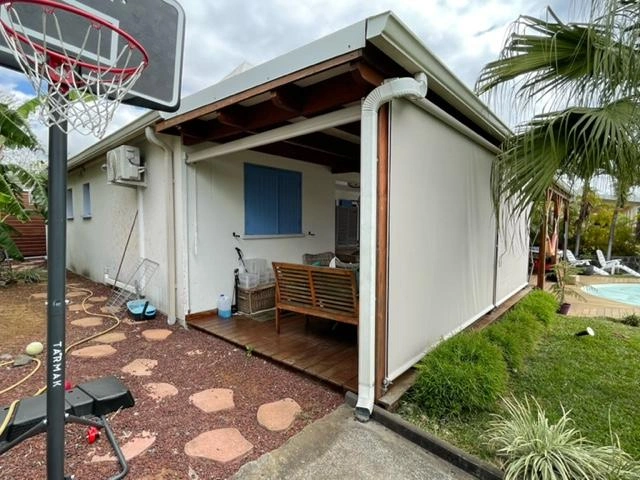 2 STORE VERTICAL GUIDÉ LA POSSESSION