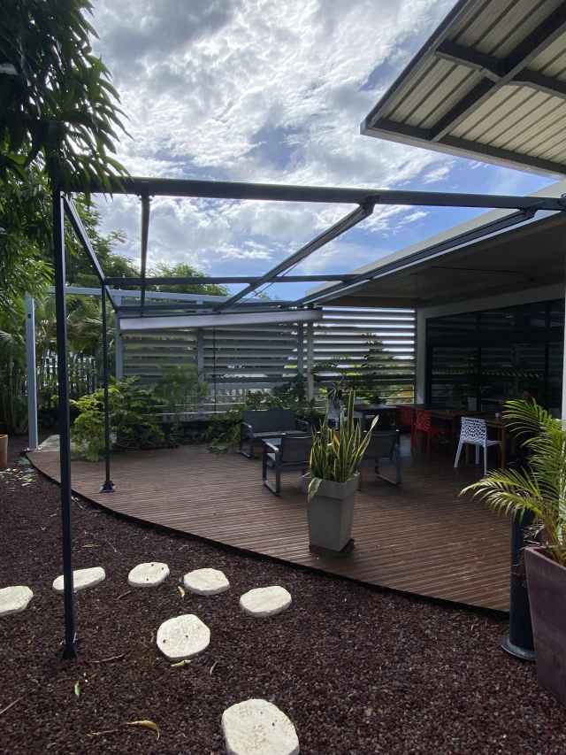 4 PERGOLA AZUR FRANCE TV