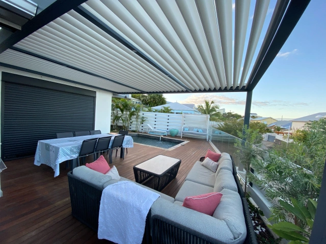 5 PERGOLA TECHNAL ST GILLES