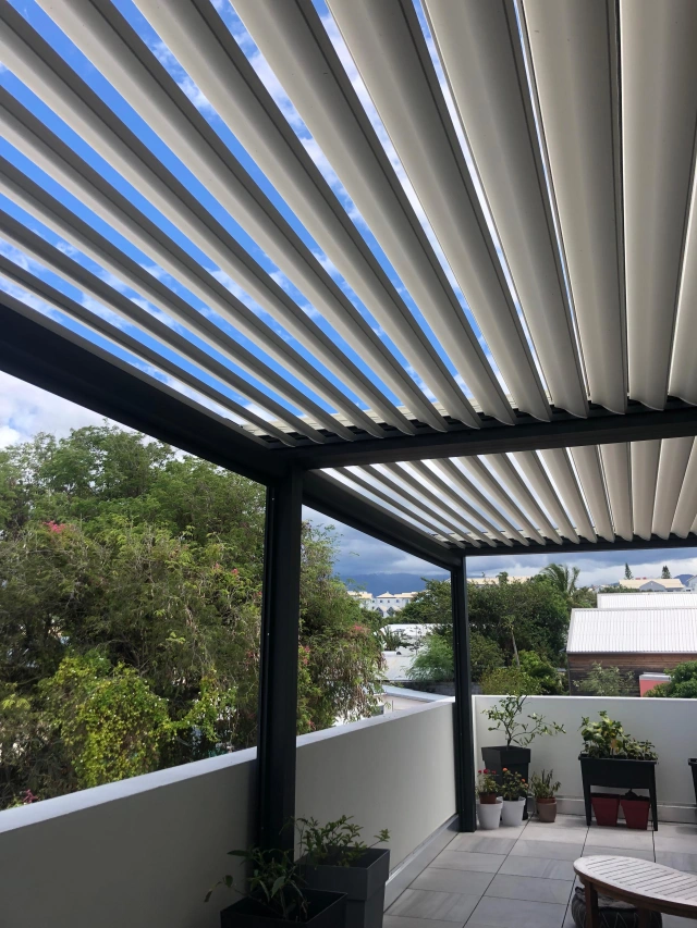 6 pergola bioclimatique saint-pierre