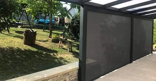 pergola store vertical guidé