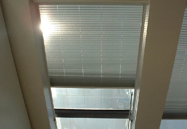 store plissé fênetre de toit