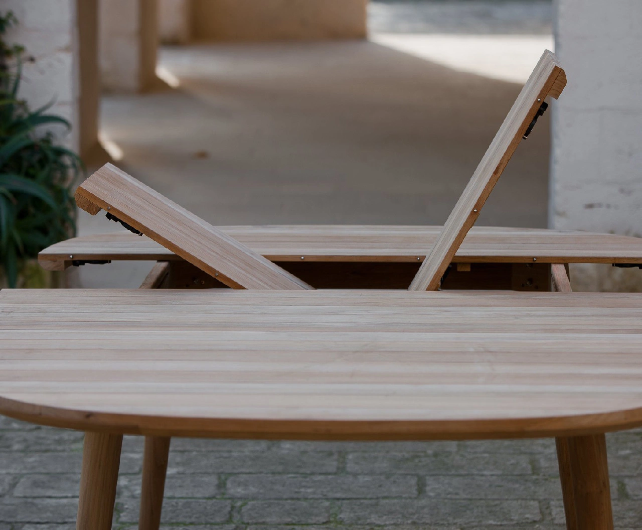 LES ARCS UNOPIU TABLE