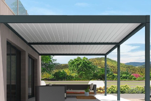 pergola bioclimatique installer