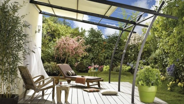 couvrir-une-pergola-avec-store-enroulable