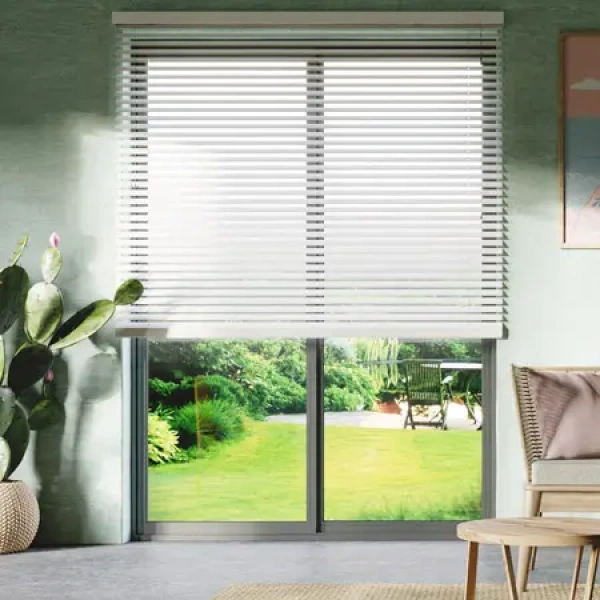 store bois coloris blanc